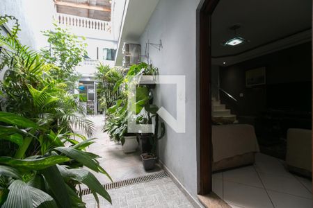 Casa à venda com 350m², 4 quartos e 2 vagas Casa à venda com 350m², 4 quartos e 2 vagasEntrada
