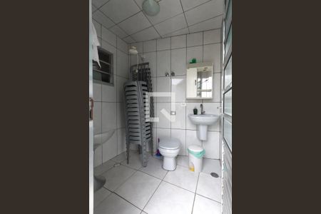 Casa à venda com 350m², 4 quartos e 2 vagas Casa à venda com 350m², 4 quartos e 2 vagasBanheiro 4