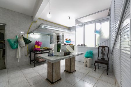 Casa à venda com 350m², 4 quartos e 2 vagas Casa à venda com 350m², 4 quartos e 2 vagasCozinha 2