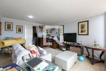 Casa à venda com 350m², 4 quartos e 2 vagas Casa à venda com 350m², 4 quartos e 2 vagasEscritório