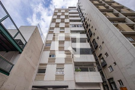 Fachada de apartamento para alugar com 2 quartos, 122m² em Cerqueira César, São Paulo