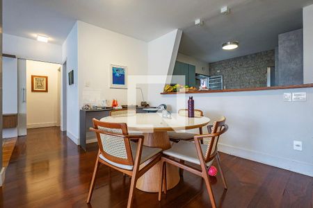 Sala de apartamento para alugar com 2 quartos, 122m² em Cerqueira César, São Paulo