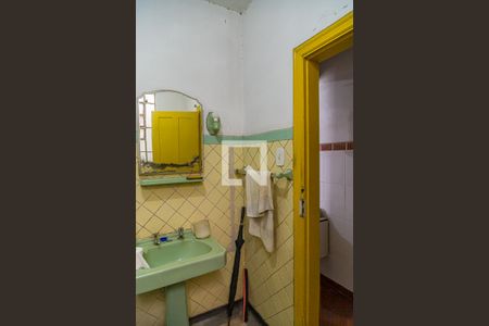 Casa à venda com 280m², 2 quartos e 4 vagasBanheiro