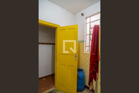 Casa à venda com 280m², 2 quartos e 4 vagasBanheiro