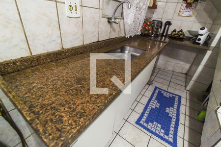 Casa à venda com 112m², 4 quartos e 3 vagas Casa à venda com 112m², 4 quartos e 3 vagasCozinha