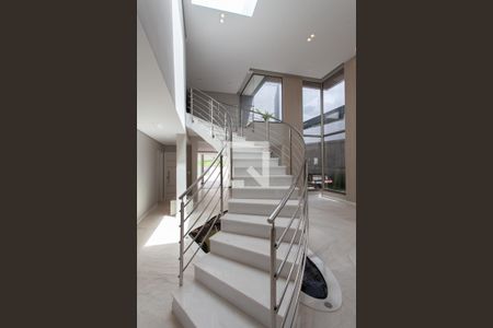 Casa à venda com 463m², 4 quartos e 4 vagasEscada