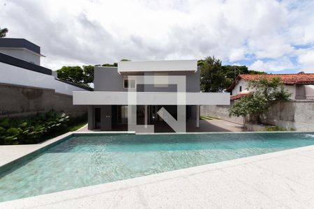 Casa à venda com 463m², 4 quartos e 4 vagasPiscina