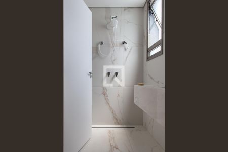 Casa à venda com 463m², 4 quartos e 4 vagasBanheiro da Suíte 4