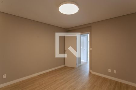 Casa à venda com 463m², 4 quartos e 4 vagasSuíte 2