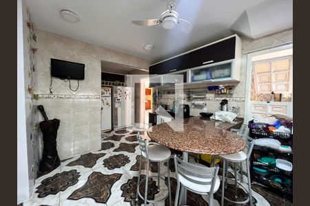 Casa de condomínio à venda com 700m², 4 quartos e 5 vagas Casa de condomínio à venda com 700m², 4 quartos e 5 vagasCozinha