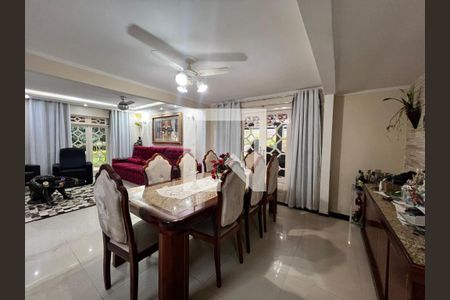 Sala de casa de condomínio à venda com 4 quartos, 700m² em Taquara, Rio de Janeiro