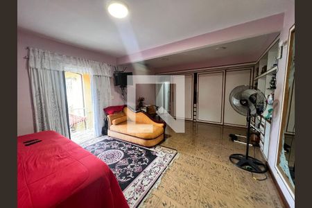 Casa de condomínio à venda com 700m², 4 quartos e 5 vagas Casa de condomínio à venda com 700m², 4 quartos e 5 vagasSuite 02