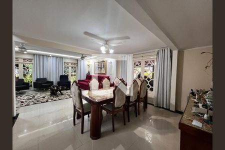 Sala de casa de condomínio à venda com 4 quartos, 700m² em Taquara, Rio de Janeiro