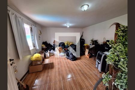 Casa de condomínio à venda com 700m², 4 quartos e 5 vagas Casa de condomínio à venda com 700m², 4 quartos e 5 vagasQuarto 4