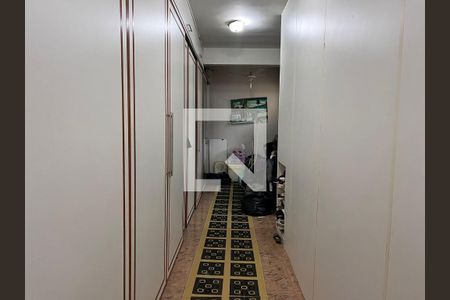 Casa de condomínio à venda com 700m², 4 quartos e 5 vagas Casa de condomínio à venda com 700m², 4 quartos e 5 vagasCloset Suite 02