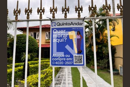 Casa de condomínio à venda com 700m², 4 quartos e 5 vagas Casa de condomínio à venda com 700m², 4 quartos e 5 vagasPlaquinha