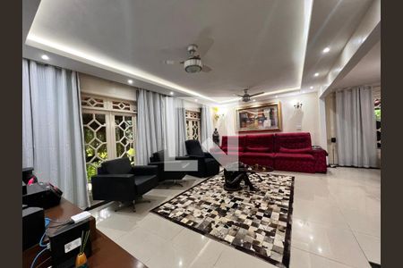 Sala de casa de condomínio à venda com 4 quartos, 700m² em Taquara, Rio de Janeiro