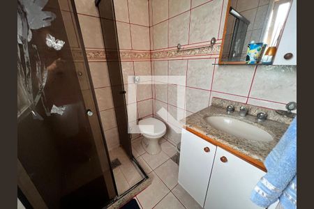 Casa de condomínio à venda com 700m², 4 quartos e 5 vagas Casa de condomínio à venda com 700m², 4 quartos e 5 vagasBanheiro Suite 01