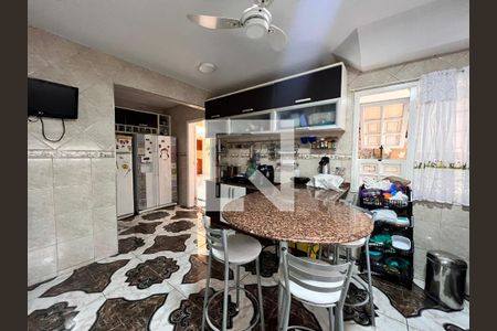 Casa de condomínio à venda com 700m², 4 quartos e 5 vagas Casa de condomínio à venda com 700m², 4 quartos e 5 vagasCozinha