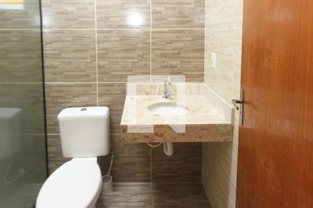 Casa à venda com 200m², 3 quartos e 2 vagas Casa à venda com 200m², 3 quartos e 2 vagasBanheiro