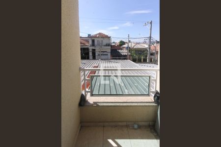 Casa à venda com 200m², 3 quartos e 2 vagas Casa à venda com 200m², 3 quartos e 2 vagasvaranda