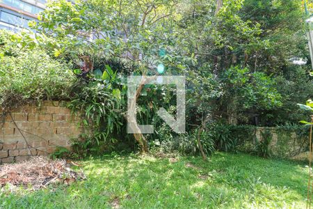 Casa à venda com 337m², 3 quartos e 4 vagas Casa à venda com 337m², 3 quartos e 4 vagasFundos