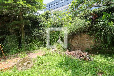 Casa à venda com 337m², 3 quartos e 4 vagas Casa à venda com 337m², 3 quartos e 4 vagasFundos