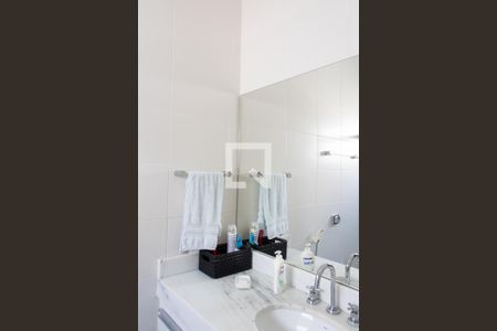 Casa à venda com 180m², 3 quartos e 4 vagas Casa à venda com 180m², 3 quartos e 4 vagasBANHEIRO DA SUITE