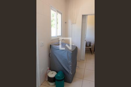 Casa à venda com 180m², 3 quartos e 4 vagas Casa à venda com 180m², 3 quartos e 4 vagasÁREA DE SERVIÇO