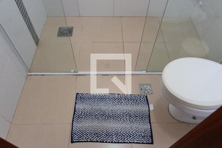 Casa à venda com 180m², 3 quartos e 4 vagas Casa à venda com 180m², 3 quartos e 4 vagasBANHEIRO