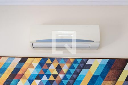 Casa à venda com 180m², 3 quartos e 4 vagas Casa à venda com 180m², 3 quartos e 4 vagasSUITE