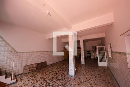 Casa para alugar com 317m², 4 quartos e 2 vagas Casa para alugar com 317m², 4 quartos e 2 vagasSalão