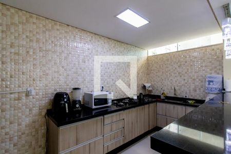 Casa à venda com 152m², 4 quartos e 3 vagas Casa à venda com 152m², 4 quartos e 3 vagasCozinha