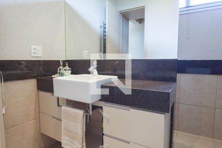 Casa de condomínio à venda com 480m², 3 quartos e 5 vagasBanheiro da Suíte 2