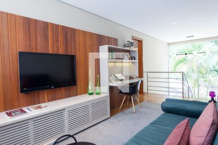 Casa de condomínio à venda com 480m², 3 quartos e 5 vagasEscritório