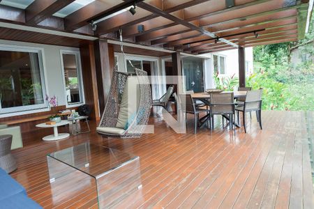 Casa de condomínio à venda com 480m², 3 quartos e 5 vagasÁrea Gourmet