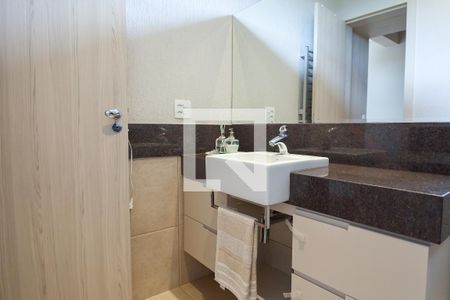 Casa de condomínio à venda com 480m², 3 quartos e 5 vagasBanheiro da Suíte 2