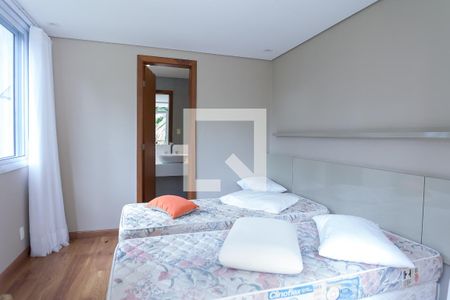 Casa de condomínio à venda com 480m², 3 quartos e 5 vagasQuarto 3