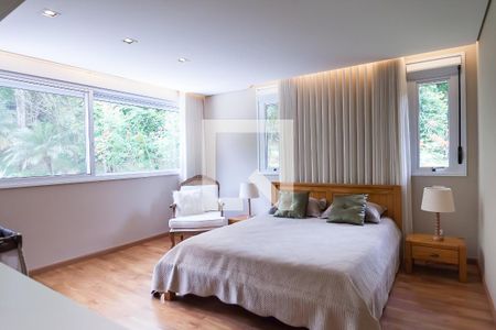 Casa de condomínio à venda com 480m², 3 quartos e 5 vagasSuíte 3