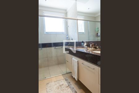 Casa de condomínio à venda com 480m², 3 quartos e 5 vagasBanheiro da Suíte 1