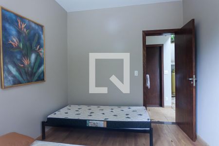 Casa de condomínio à venda com 480m², 3 quartos e 5 vagasQuarto 2