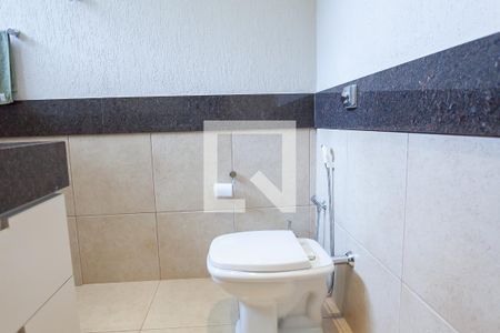 Casa de condomínio à venda com 480m², 3 quartos e 5 vagasBanheiro da Suíte 2