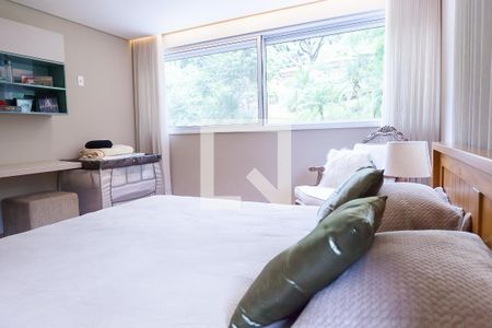 Casa de condomínio à venda com 480m², 3 quartos e 5 vagasSuíte 3