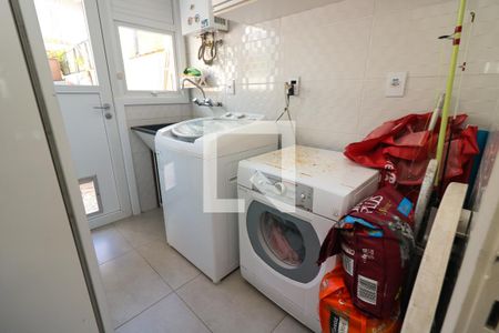 Casa à venda com 136m², 3 quartos e 2 vagas Casa à venda com 136m², 3 quartos e 2 vagasÁrea de Serviço