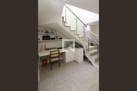 Casa à venda com 136m², 3 quartos e 2 vagas Casa à venda com 136m², 3 quartos e 2 vagasBancada - Escritório