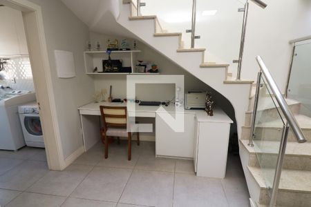 Casa à venda com 136m², 3 quartos e 2 vagas Casa à venda com 136m², 3 quartos e 2 vagasBancada - Escritório