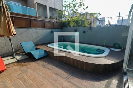 Casa à venda com 136m², 3 quartos e 2 vagas Casa à venda com 136m², 3 quartos e 2 vagasPiscina