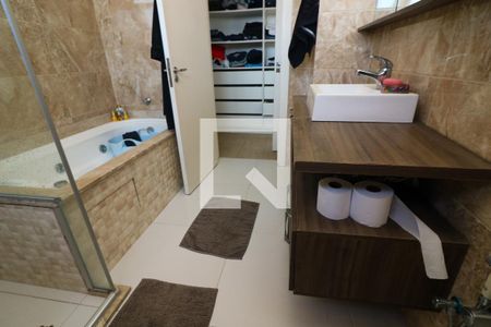 Casa à venda com 136m², 3 quartos e 2 vagas Casa à venda com 136m², 3 quartos e 2 vagasBanheiro da Suíte 1