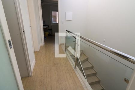 Casa à venda com 136m², 3 quartos e 2 vagas Casa à venda com 136m², 3 quartos e 2 vagasHall