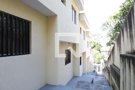 Casa para alugar com 60m², 2 quartos e 1 vagaÁrea comum